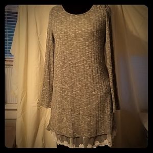 Long sleeve heathered green tunic